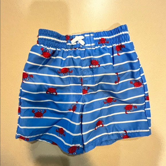 Boys 12 months swim bundle (8 pieces) rash guards and trunks - Picture 9 of 9